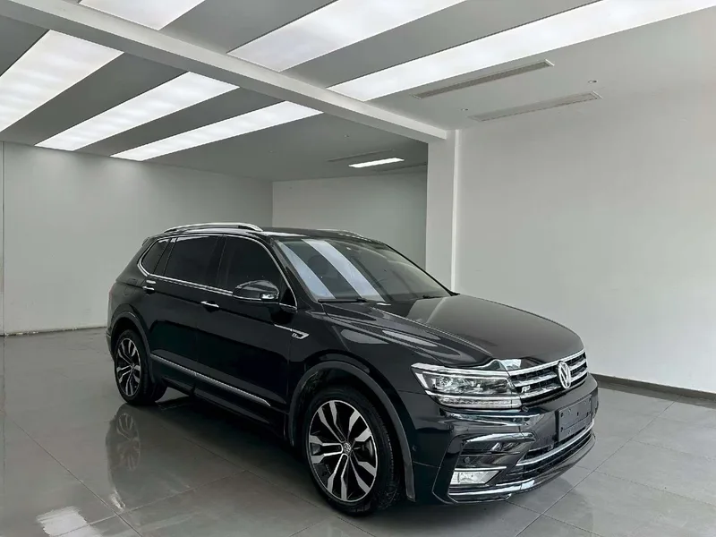 Volkswagen Tiguan L 2019 330TSI Automatic two-wheel drive R-Line Flagship Edition China V exterior photo 3 Volkswagen Tiguan L 2019 330TSI Automatic two-wheel drive R-Line Flagship Edition China V exterior photo 3
