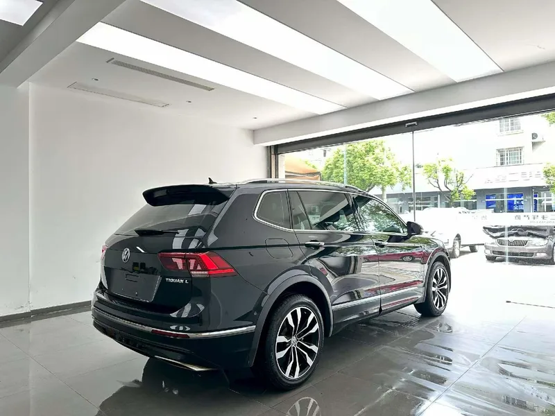 Volkswagen Tiguan L 2019 330TSI Automatic two-wheel drive R-Line Flagship Edition China V interior photo 9 Volkswagen Tiguan L 2019 330TSI Automatic two-wheel drive R-Line Flagship Edition China V interior photo 9