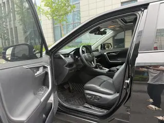 Toyota Wildlander 2022 2.0L Two-Drive Knight Edition interior photo 6 Toyota Wildlander 2022 2.0L Two-Drive Knight Edition interior photo 6