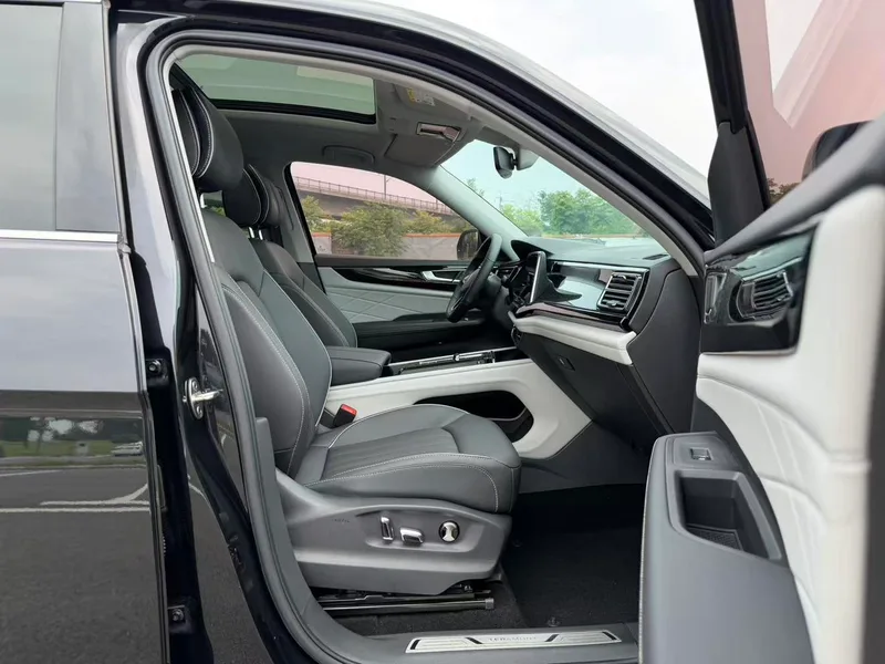 Volkswagen Teramont 2023 330TSI Two-wheel Drive Respect Deluxe Edition interior photo 16 Volkswagen Teramont 2023 330TSI Two-wheel Drive Respect Deluxe Edition interior photo 16