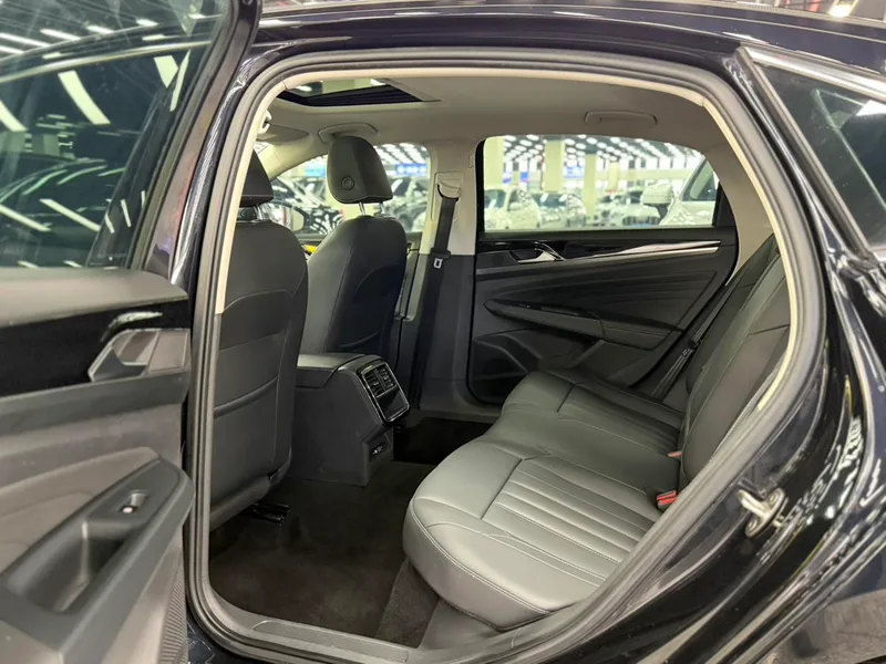 Volkswagen Passat 2022 280TSI Business Edition exterior photo 7 Volkswagen Passat 2022 280TSI Business Edition exterior photo 7