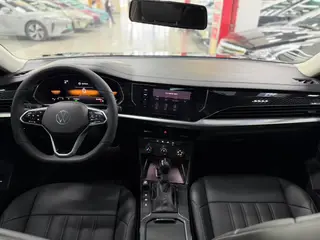Volkswagen Passat 2022 280TSI Business Edition interior photo 8 Volkswagen Passat 2022 280TSI Business Edition interior photo 8