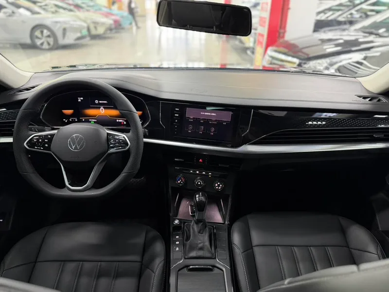 Volkswagen Passat 2022 280TSI Business Edition interior photo 8 Volkswagen Passat 2022 280TSI Business Edition interior photo 8