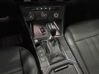 Volkswagen Passat 2022 280TSI Business Edition interior photo 10 Volkswagen Passat 2022 280TSI Business Edition interior photo 10