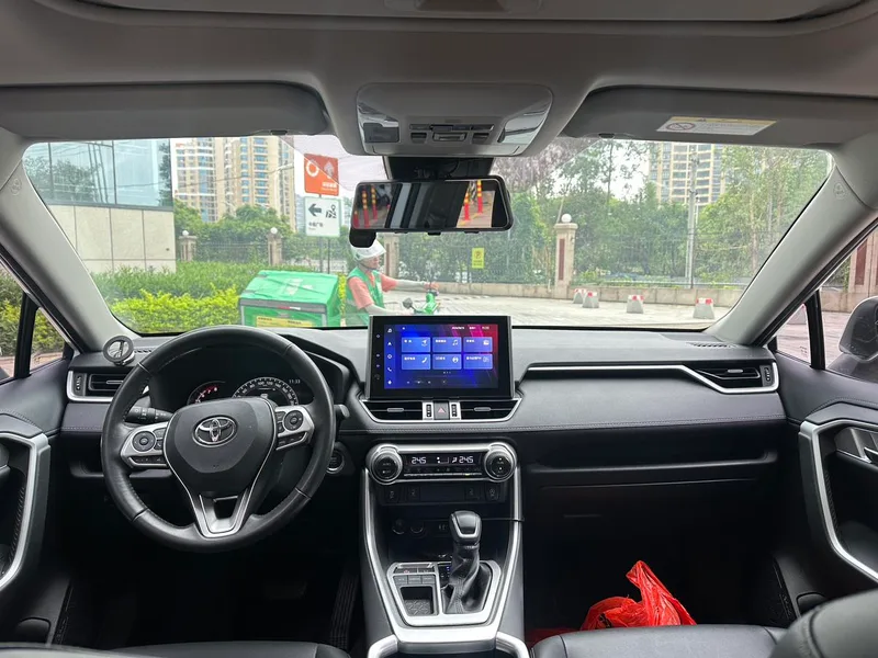 Toyota RAV4 2020 2.0L CVT Two-Drive Fashion Edition interior photo 7 Toyota RAV4 2020 2.0L CVT Two-Drive Fashion Edition interior photo 7