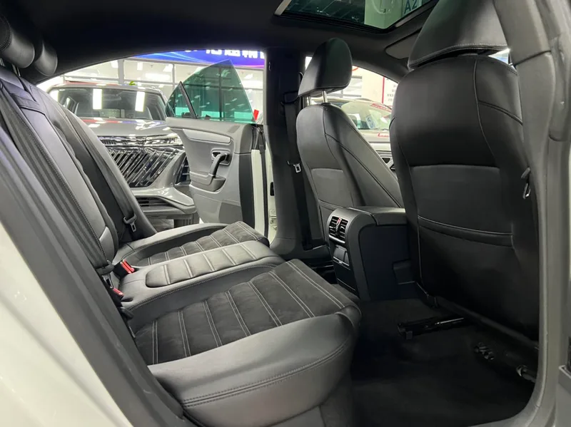 Volkswagen CC 2016 1.8TSI Luxury type interior photo 9 Volkswagen CC 2016 1.8TSI Luxury type interior photo 9