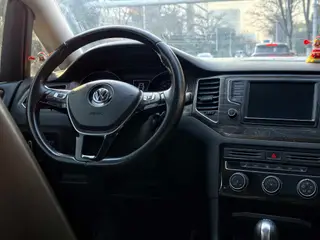 Volkswagen Golf Sportsvan 2016 230TSI Automatic Luxury Model interior photo 13 Volkswagen Golf Sportsvan 2016 230TSI Automatic Luxury Model interior photo 13