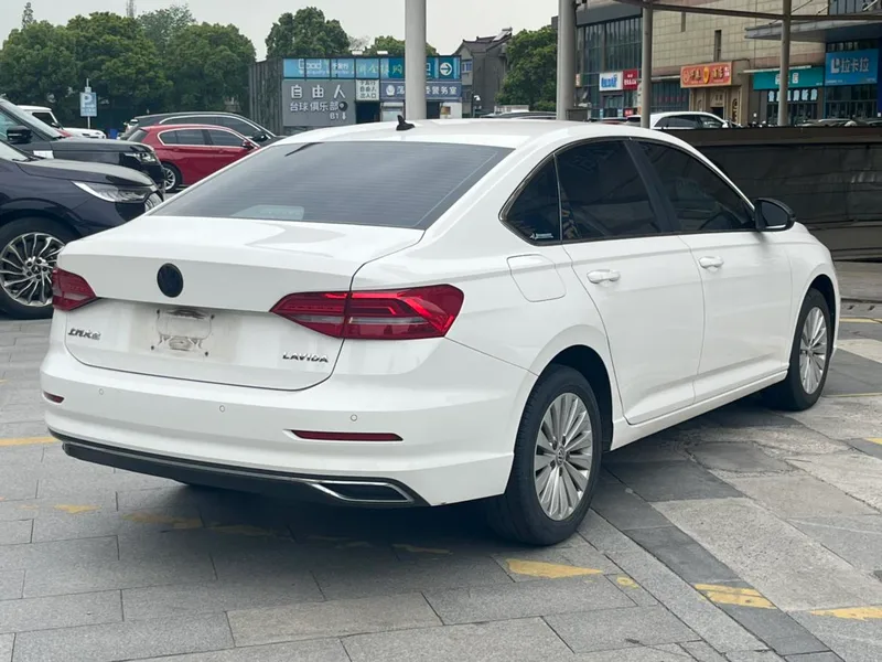 Volkswagen Lavida 2018 1.5L Version confort automatique Pays V extérieur photo 6 Volkswagen Lavida 2018 1.5L Version confort automatique Pays V extérieur photo 6