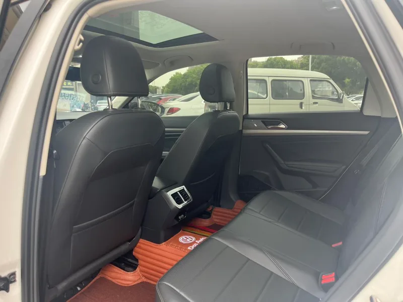 Volkswagen Lavida 2018 1.5L Version confort automatique Pays V extérieur photo 8 Volkswagen Lavida 2018 1.5L Version confort automatique Pays V extérieur photo 8