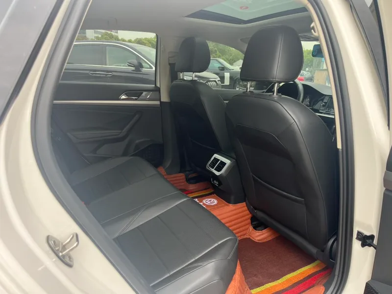 Volkswagen Lavida 2018 1.5L Version confort automatique Pays V intérieur photo 12 Volkswagen Lavida 2018 1.5L Version confort automatique Pays V intérieur photo 12
