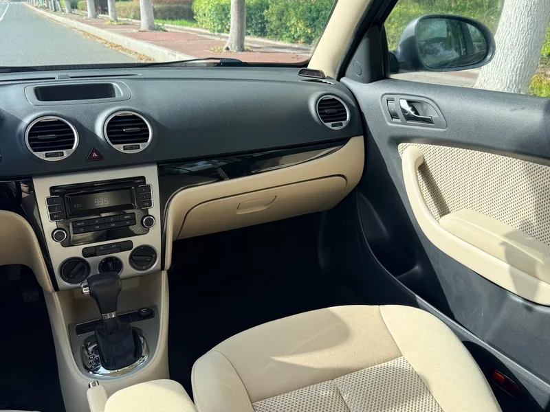 Volkswagen Lavida 2011 1.6L Automatic product version exterior photo 7 Volkswagen Lavida 2011 1.6L Automatic product version exterior photo 7