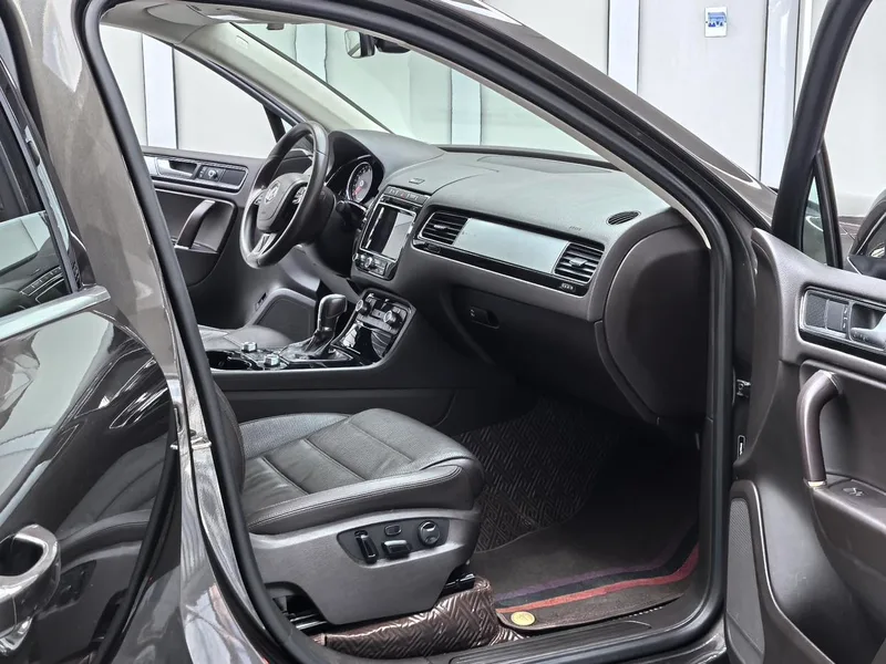 Volkswagen Touareg 2017 3.0TSI Tuoye type interior photo 11 Volkswagen Touareg 2017 3.0TSI Tuoye type interior photo 11