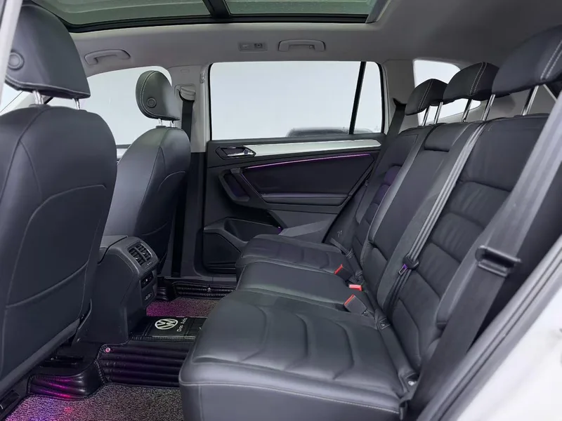 Volkswagen Tiguan L 2019 380TSI Version de luxe intelligente automatique à quatre roues motrices Pays V intérieur photo 6 Volkswagen Tiguan L 2019 380TSI Version de luxe intelligente automatique à quatre roues motrices Pays V intérieur photo 6