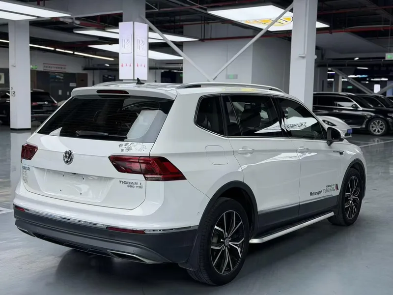 Volkswagen Tiguan L 2019 380TSI Version de luxe intelligente automatique à quatre roues motrices Pays V intérieur photo 7 Volkswagen Tiguan L 2019 380TSI Version de luxe intelligente automatique à quatre roues motrices Pays V intérieur photo 7