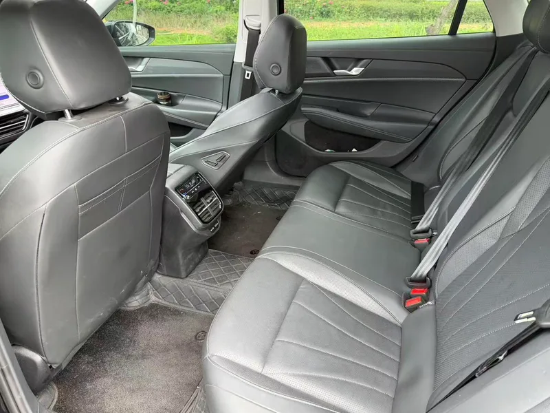 Volkswagen Passat 2025 Pro 380TSI Star Dragon Yao Edition interior photo 10 Volkswagen Passat 2025 Pro 380TSI Star Dragon Yao Edition interior photo 10