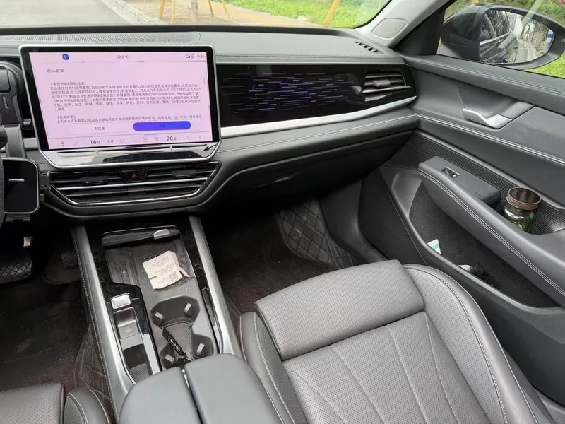 Volkswagen Passat 2025 Pro 380TSI Star Dragon Yao Edition interior photo 12 Volkswagen Passat 2025 Pro 380TSI Star Dragon Yao Edition interior photo 12