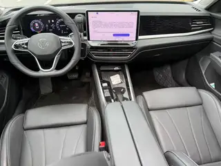 Volkswagen Passat 2025 Pro 380TSI Star Dragon Yao Edition interior photo 13 Volkswagen Passat 2025 Pro 380TSI Star Dragon Yao Edition interior photo 13