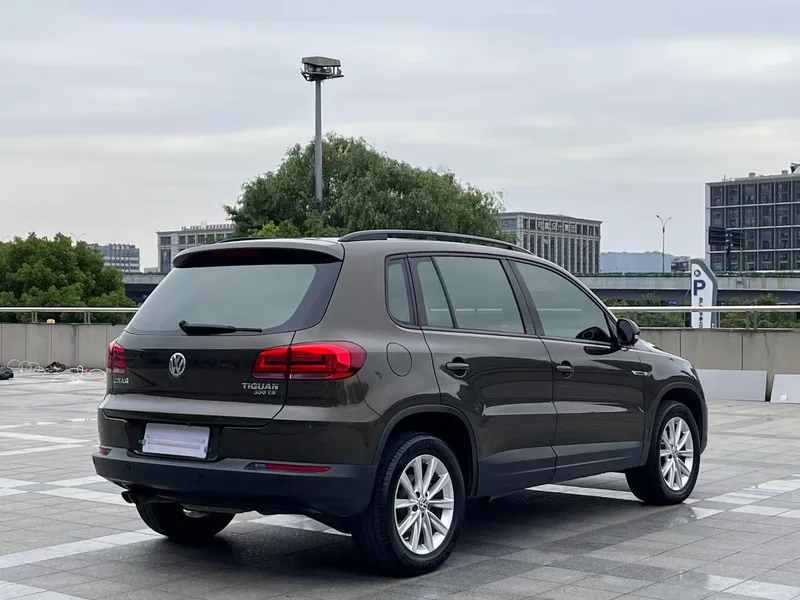 Volkswagen Tiguan 2016 300TSI Version de champ de vision de mode automatique à quatre roues motrices intérieur photo 6 Volkswagen Tiguan 2016 300TSI Version de champ de vision de mode automatique à quatre roues motrices intérieur photo 6