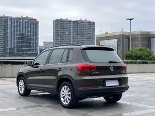 Volkswagen Tiguan 2016 300TSI Version de champ de vision de mode automatique à quatre roues motrices intérieur photo 7 Volkswagen Tiguan 2016 300TSI Version de champ de vision de mode automatique à quatre roues motrices intérieur photo 7