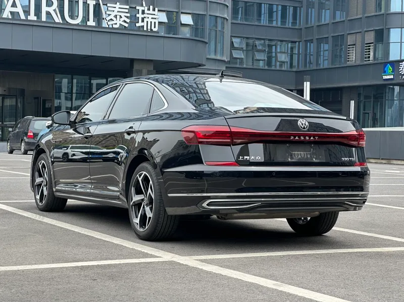 Volkswagen Passat 2023 330TSI Star Deluxe Edition exterior photo 5 Volkswagen Passat 2023 330TSI Star Deluxe Edition exterior photo 5