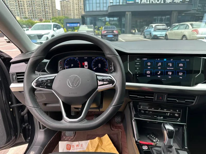 Volkswagen Passat 2023 330TSI Star Deluxe Edition interior photo 13 Volkswagen Passat 2023 330TSI Star Deluxe Edition interior photo 13