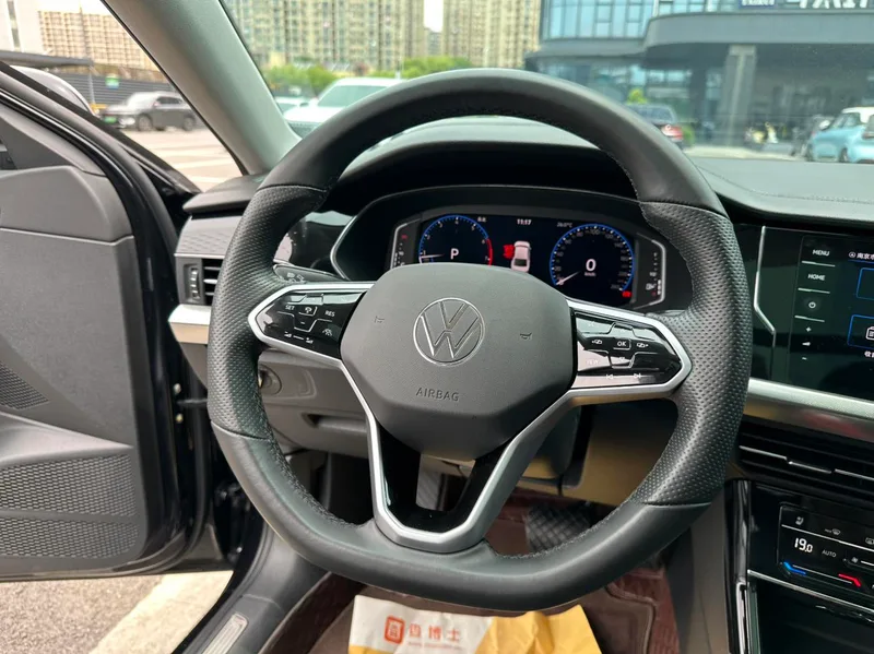 Volkswagen Passat 2023 330TSI Star Deluxe Edition interior photo 14 Volkswagen Passat 2023 330TSI Star Deluxe Edition interior photo 14