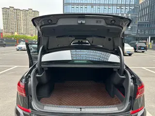Volkswagen Passat 2023 330TSI Star Deluxe Edition interior photo 17 Volkswagen Passat 2023 330TSI Star Deluxe Edition interior photo 17
