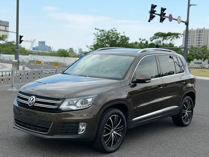 Volkswagen Tiguan 2015 2.0TSI Automatic four-wheel drive flagship exterior photo 1 Volkswagen Tiguan 2015 2.0TSI Automatic four-wheel drive flagship exterior photo 1