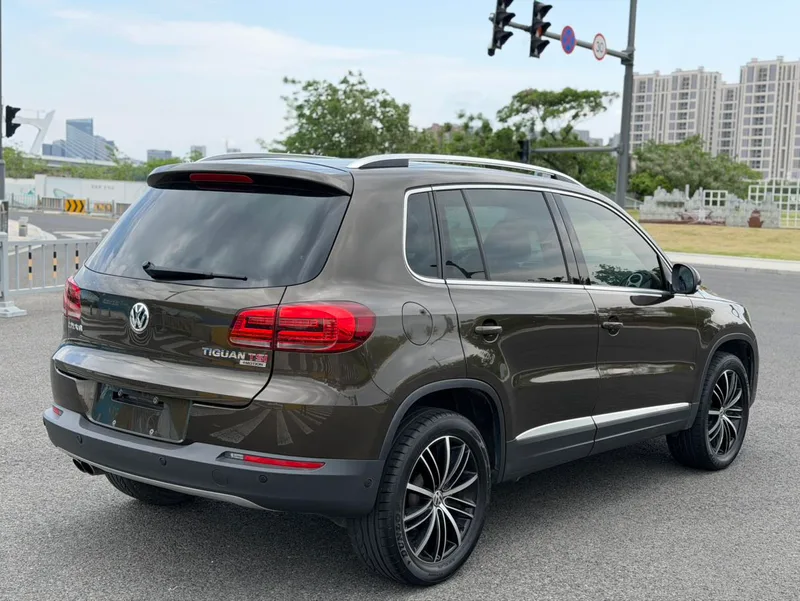 Volkswagen Tiguan 2015 2.0TSI Automatic four-wheel drive flagship interior photo 7 Volkswagen Tiguan 2015 2.0TSI Automatic four-wheel drive flagship interior photo 7