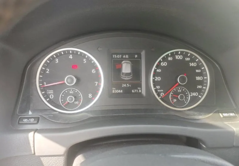 Volkswagen Tiguan 2015 2.0TSI Automatic four-wheel drive flagship interior photo 11 Volkswagen Tiguan 2015 2.0TSI Automatic four-wheel drive flagship interior photo 11