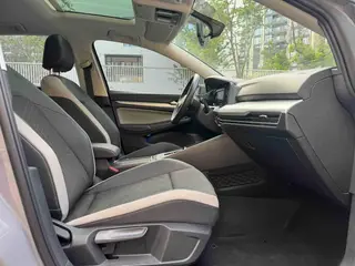 Volkswagen Golf 2021 280TSI DSG 30 Anniversary Edition interior photo 10 Volkswagen Golf 2021 280TSI DSG 30 Anniversary Edition interior photo 10