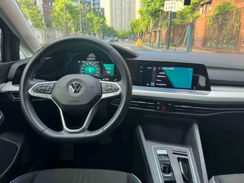 Volkswagen Golf 2021 280TSI DSG 30 Anniversary Edition interior photo 12 Volkswagen Golf 2021 280TSI DSG 30 Anniversary Edition interior photo 12