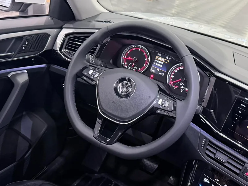 Volkswagen Tayron 2020 330TSI Édition de luxe Shilian intérieur photo 17 Volkswagen Tayron 2020 330TSI Édition de luxe Shilian intérieur photo 17