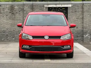 Volkswagen Polo 2016 1.6L Type confort automatique extérieur photo 2 Volkswagen Polo 2016 1.6L Type confort automatique extérieur photo 2