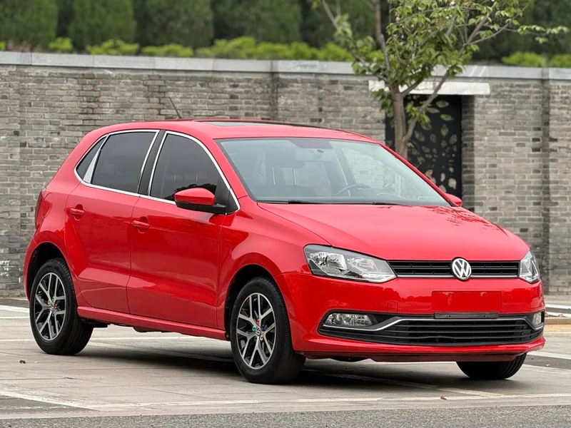 Volkswagen Polo 2016 1.6L Type confort automatique extérieur photo 3 Volkswagen Polo 2016 1.6L Type confort automatique extérieur photo 3