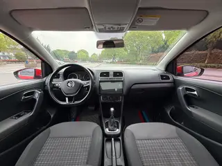 Volkswagen Polo 2016 1.6L Type confort automatique extérieur photo 6 Volkswagen Polo 2016 1.6L Type confort automatique extérieur photo 6