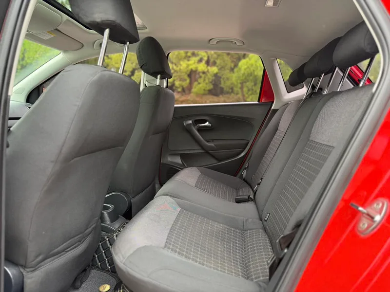 Volkswagen Polo 2016 1.6L Type confort automatique intérieur photo 8 Volkswagen Polo 2016 1.6L Type confort automatique intérieur photo 8