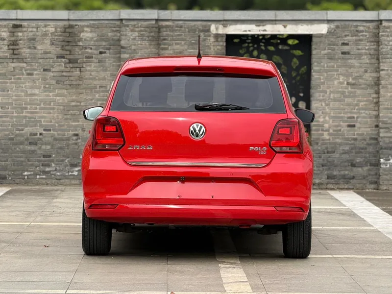 Volkswagen Polo 2016 1.6L Type confort automatique intérieur photo 11 Volkswagen Polo 2016 1.6L Type confort automatique intérieur photo 11