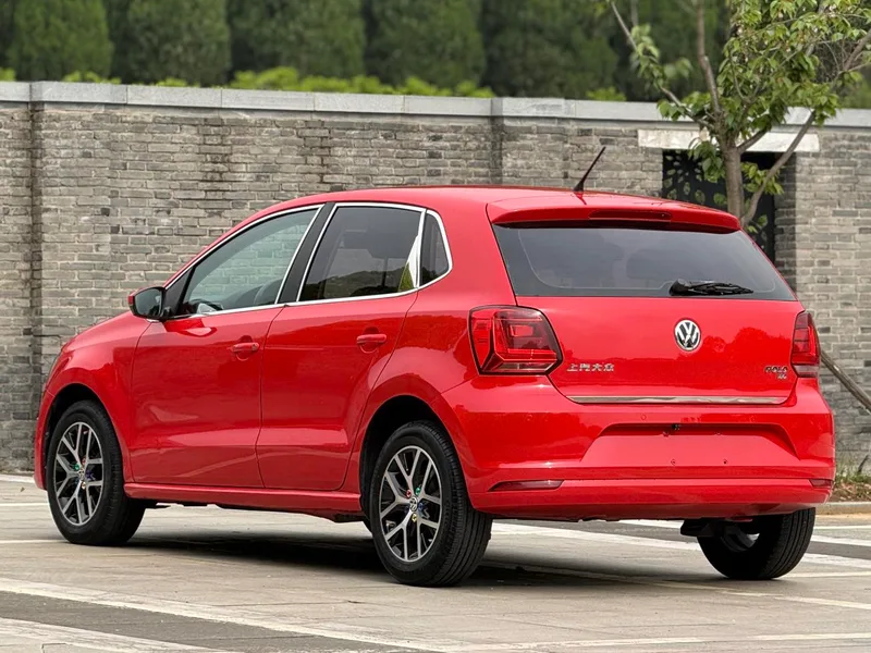 Volkswagen Polo 2016 1.6L Type confort automatique intérieur photo 13 Volkswagen Polo 2016 1.6L Type confort automatique intérieur photo 13