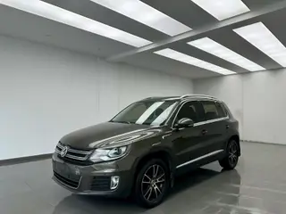 Volkswagen Tiguan 2015 1.8TSI Tipo de lujo con tracción automática en dos ruedas