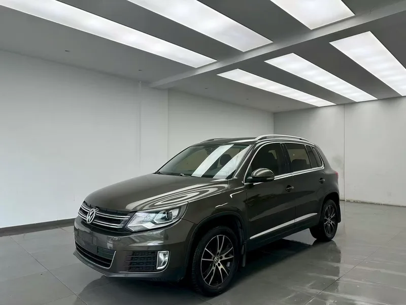 Volkswagen Tiguan 2015 1.8TSI Automatic two-drive luxury type exterior photo 1 Volkswagen Tiguan 2015 1.8TSI Automatic two-drive luxury type exterior photo 1