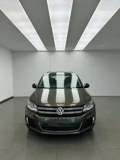 Volkswagen Tiguan 2015 1.8TSI Automatic two-drive luxury type exterior photo 2 Volkswagen Tiguan 2015 1.8TSI Automatic two-drive luxury type exterior photo 2