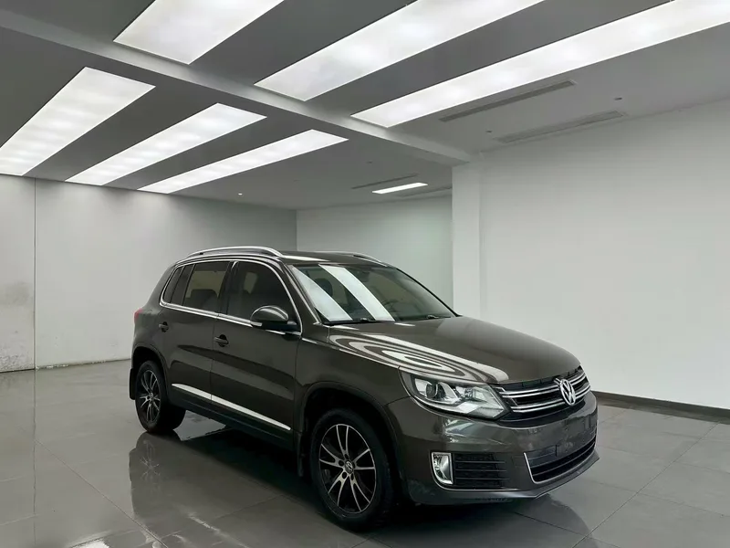 Volkswagen Tiguan 2015 1.8TSI Automatic two-drive luxury type exterior photo 3 Volkswagen Tiguan 2015 1.8TSI Automatic two-drive luxury type exterior photo 3