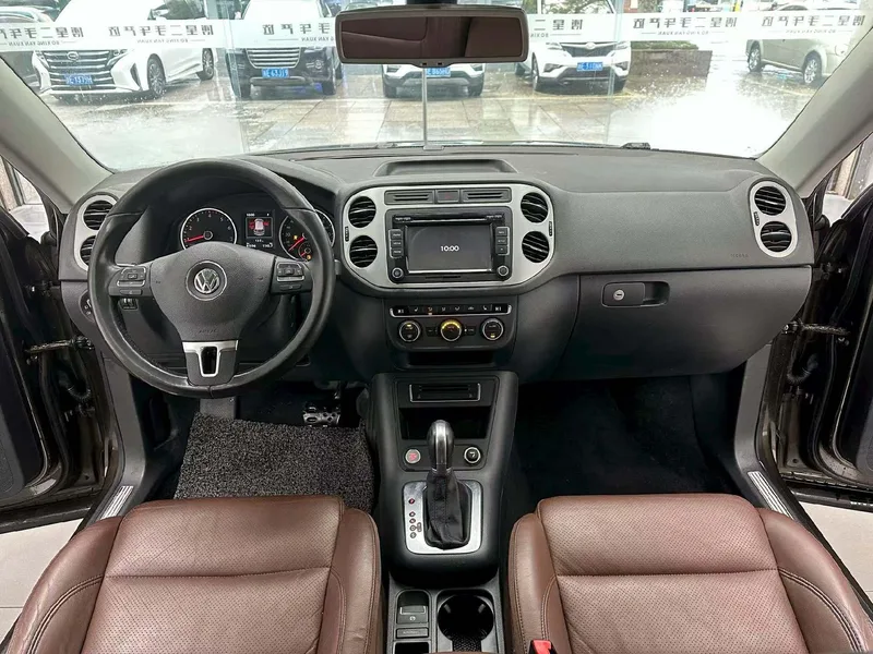 Volkswagen Tiguan 2015 1.8TSI Automatic two-drive luxury type exterior photo 5 Volkswagen Tiguan 2015 1.8TSI Automatic two-drive luxury type exterior photo 5
