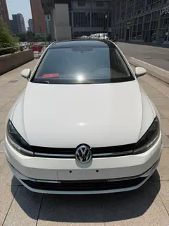 Volkswagen Golf 2018 1.6L Type confort automatique extérieur photo 3 Volkswagen Golf 2018 1.6L Type confort automatique extérieur photo 3
