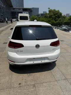 Volkswagen Golf 2018 1.6L Type confort automatique extérieur photo 4 Volkswagen Golf 2018 1.6L Type confort automatique extérieur photo 4