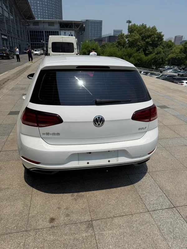 Volkswagen Golf 2018 1.6L Type confort automatique extérieur photo 4 Volkswagen Golf 2018 1.6L Type confort automatique extérieur photo 4