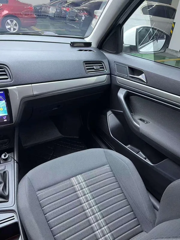 Landwind Volkswagen Lavida 2019 A mis les voiles 1.5L Édition de mode automatique État VI intérieur photo 11 Landwind Volkswagen Lavida 2019 A mis les voiles 1.5L Édition de mode automatique État VI intérieur photo 11