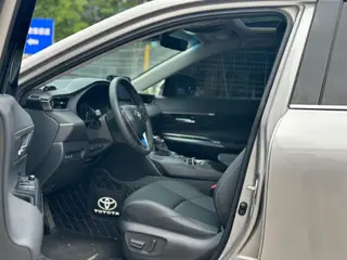 Toyota Venza 2022 2.0L CVT Two-wheel drive luxury edition interior photo 8 Toyota Venza 2022 2.0L CVT Two-wheel drive luxury edition interior photo 8