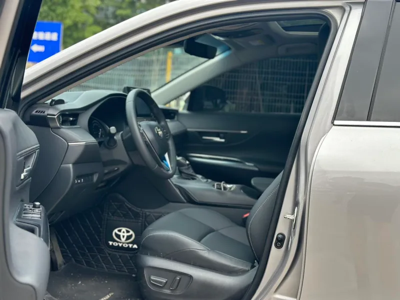 Toyota Venza 2022 2.0L CVT Two-wheel drive luxury edition interior photo 8 Toyota Venza 2022 2.0L CVT Two-wheel drive luxury edition interior photo 8